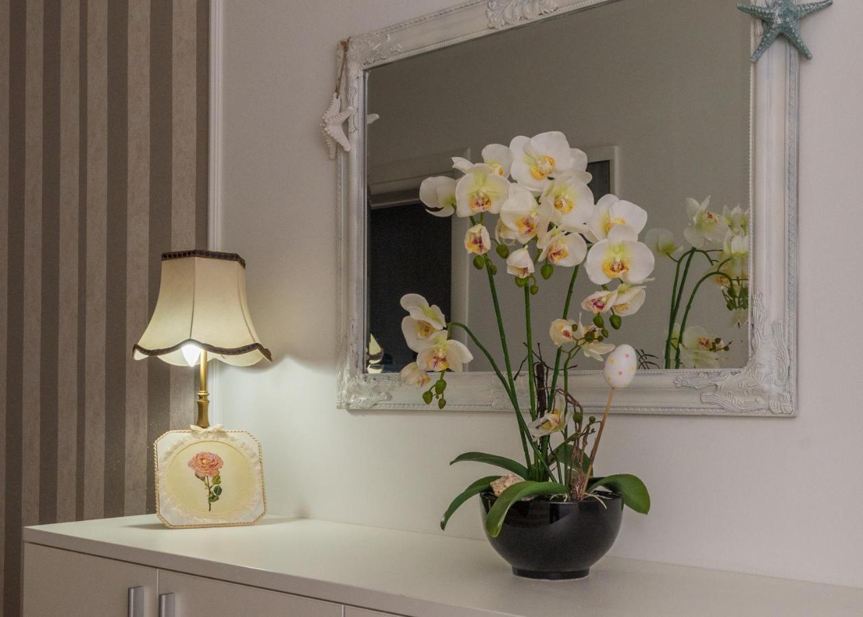 Apartmani Julija Vodice Bagian luar foto