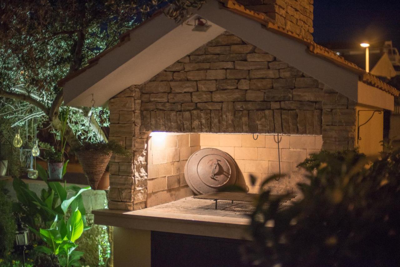 Apartmani Julija Vodice Bagian luar foto