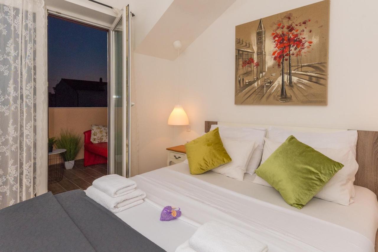 Apartmani Julija Vodice Bagian luar foto