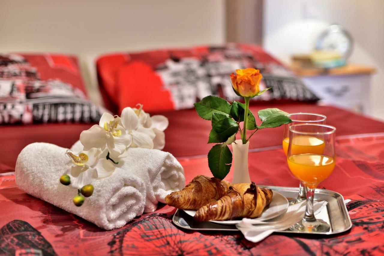Apartmani Julija Vodice Bagian luar foto